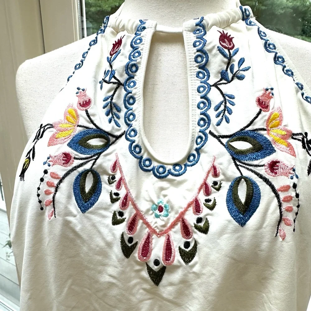 Gibson Latimer S NWT Gorgeous Embroidered White One-Piece Tie Neck Swimsuit - Picture 4 of 12